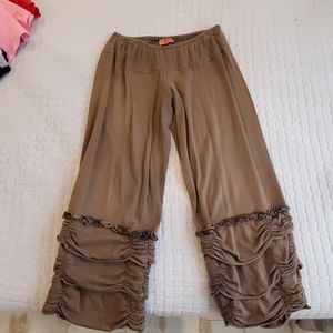 Avatar soft ruffle pants